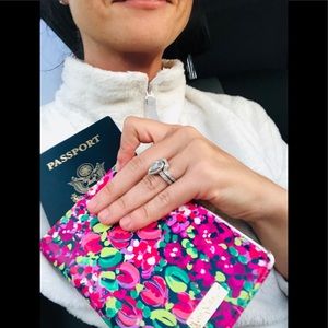 Lilly Pulitzer Passport Wallet Card Agenda Holder